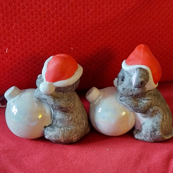 Vintage Salt & Pepper Shakers - Picture 5 of 7